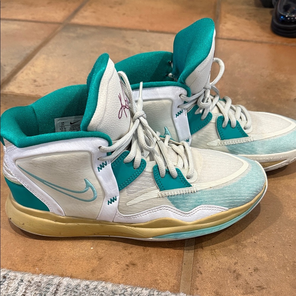 Nike Kyrie Keep Sue Fresh: Turquoise and Cream High-Top Sneakers